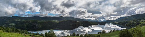Norway_Pano_Lake_1